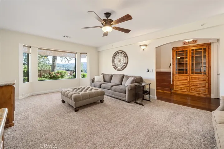 8790 Circle Oak Drive, Bradley, California 93426