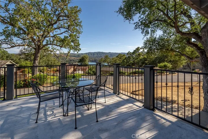 8790 Circle Oak Drive, Bradley, California 93426