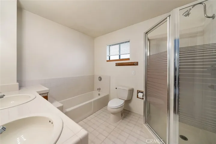 8790 Circle Oak Drive, Bradley, California 93426