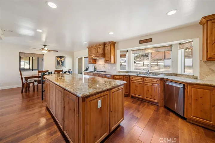 8790 Circle Oak Drive, Bradley, California 93426