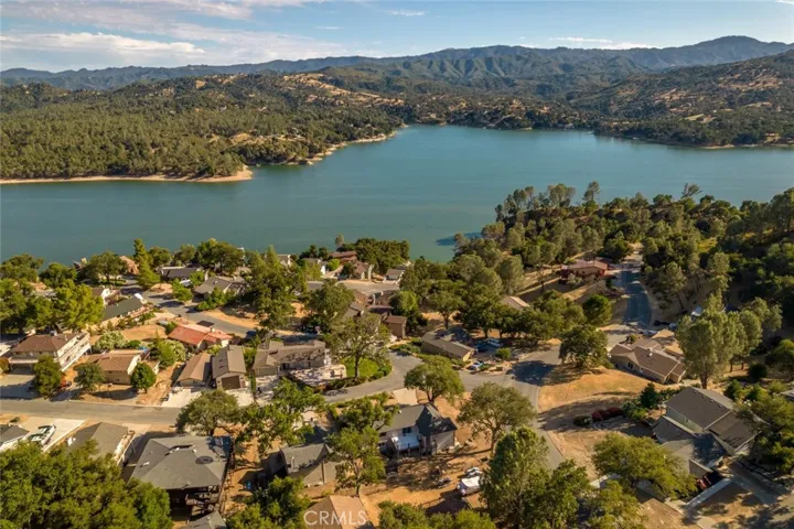 8790 Circle Oak Drive, Bradley, California 93426