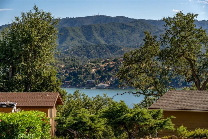 8790 Circle Oak Drive, Bradley, California 93426