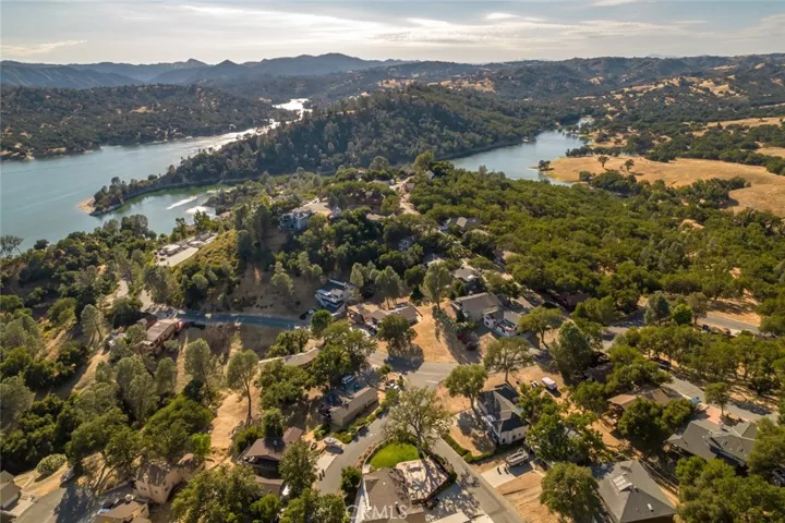 8790 Circle Oak Drive, Bradley, California 93426