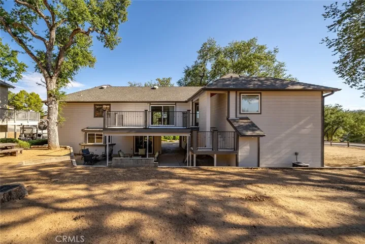 8790 Circle Oak Drive, Bradley, California 93426