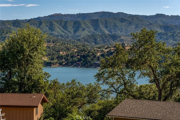 8790 Circle Oak Drive, Bradley, California 93426