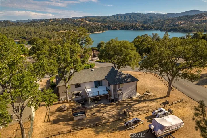 8790 Circle Oak Drive, Bradley, California 93426