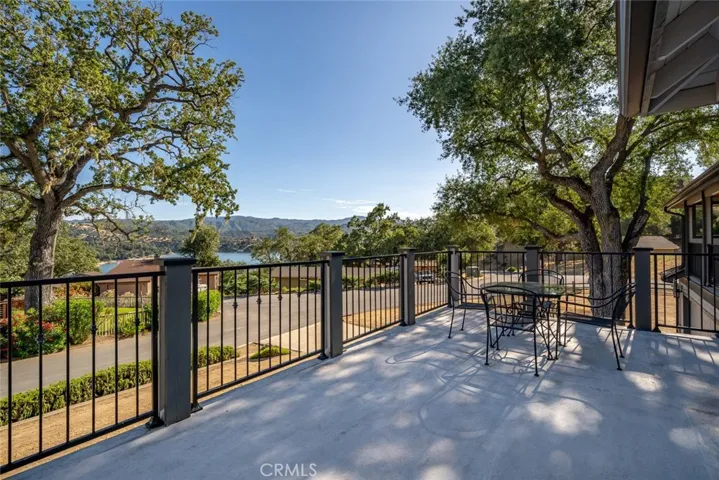 8790 Circle Oak Drive, Bradley, California 93426