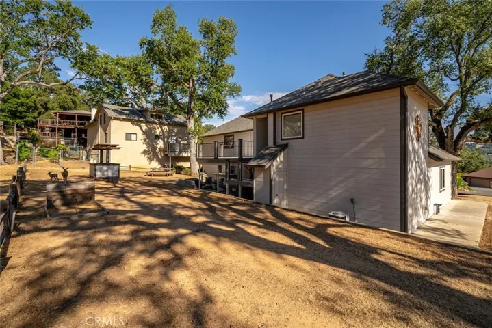 8790 Circle Oak Drive, Bradley, California 93426