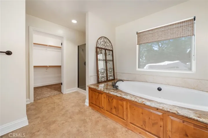 8790 Circle Oak Drive, Bradley, California 93426