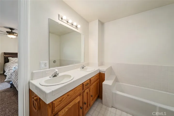 8790 Circle Oak Drive, Bradley, California 93426