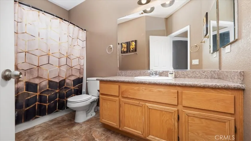43942 Sandstarr Court, Lancaster, California 93535