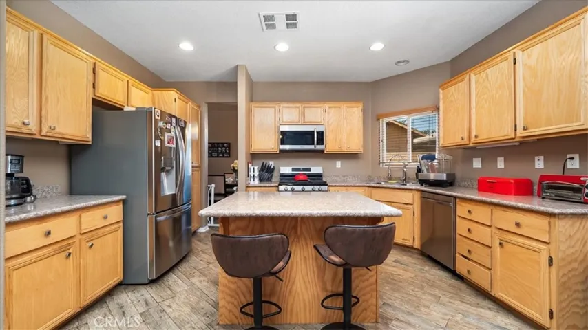 43942 Sandstarr Court, Lancaster, California 93535