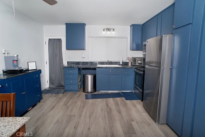 7301 Lennox Avenue A7, Van Nuys, California 91405