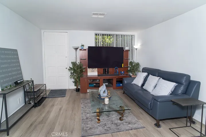 7301 Lennox Avenue A7, Van Nuys, California 91405