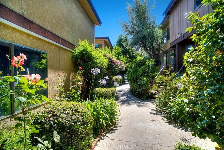 7301 Lennox Avenue A7, Van Nuys, California 91405