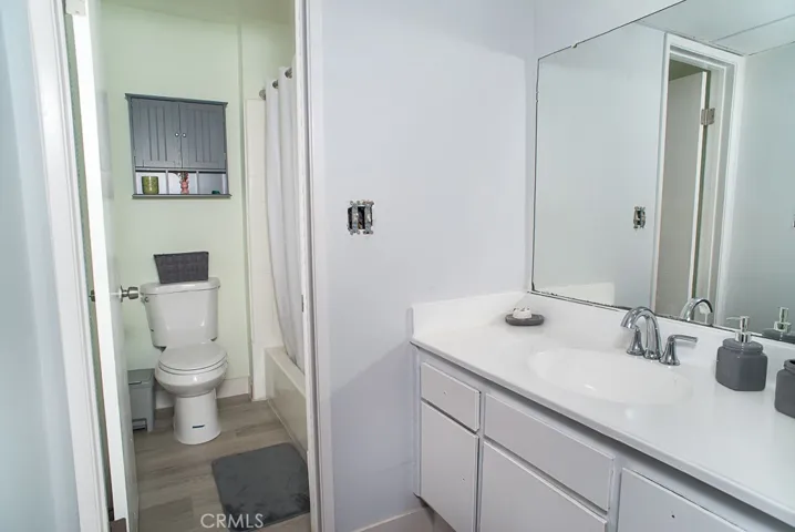 7301 Lennox Avenue A7, Van Nuys, California 91405