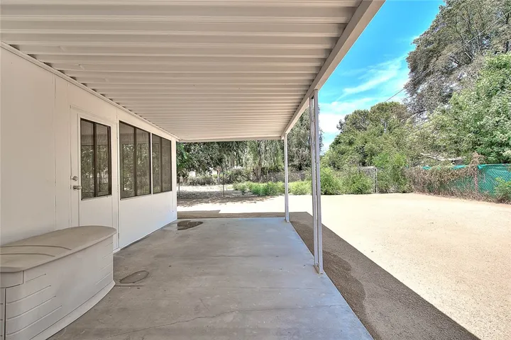 6627 Louise Avenue, Lake Balboa, California 91406
