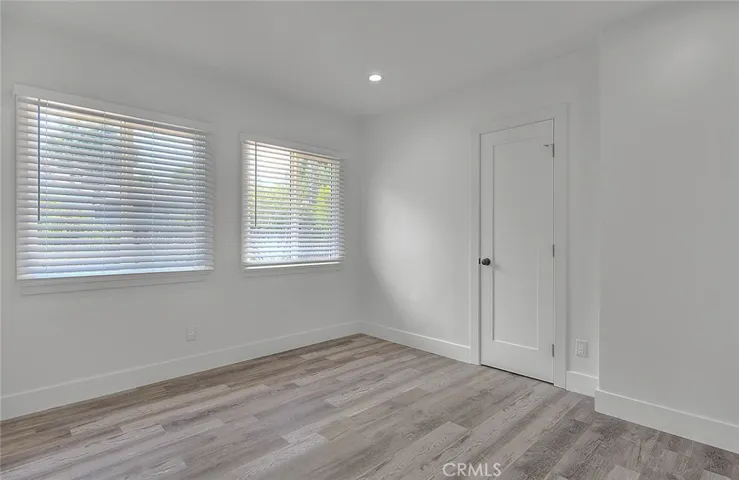 6627 Louise Avenue, Lake Balboa, California 91406