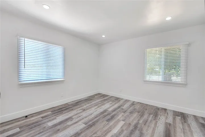 6627 Louise Avenue, Lake Balboa, California 91406