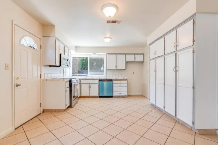 3370 Calaveras Court, Merced, California 95340