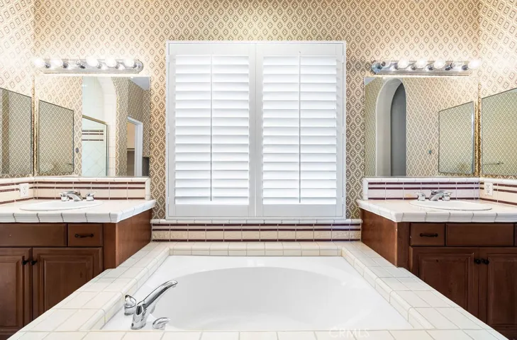 33293 Manchester Road, Temecula, California 92592