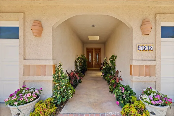 21818 Strawberry Lane, Canyon Lake, California 92587