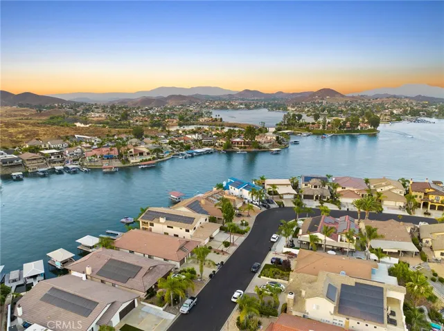 21818 Strawberry Lane, Canyon Lake, California 92587