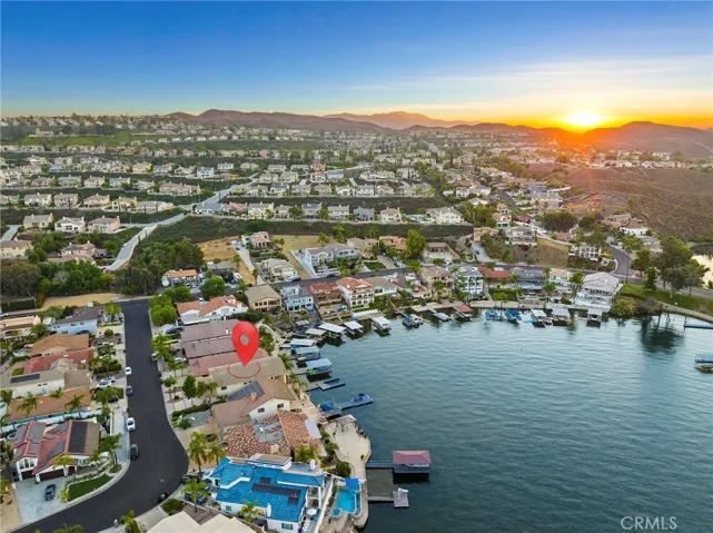 21818 Strawberry Lane, Canyon Lake, California 92587