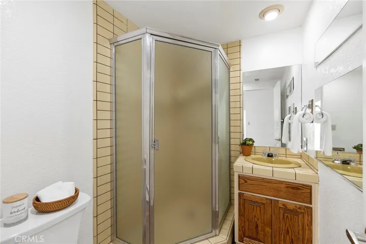 21818 Strawberry Lane, Canyon Lake, California 92587