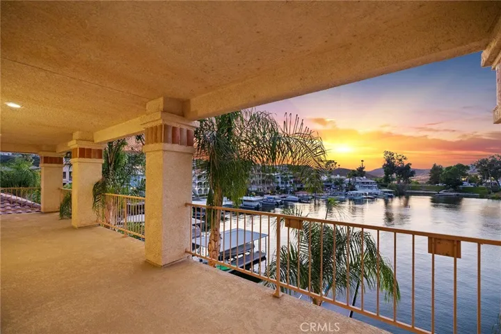 21818 Strawberry Lane, Canyon Lake, California 92587