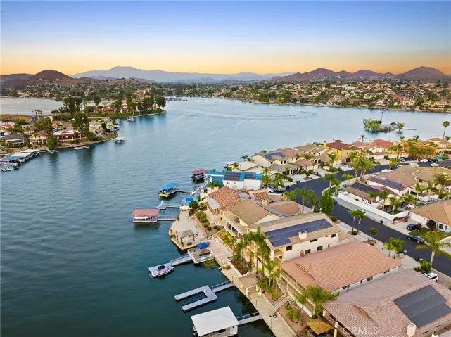 21818 Strawberry Lane, Canyon Lake, California 92587