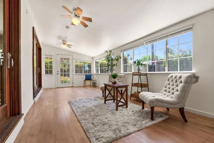 Sunroom ~300sf not included in 1,517 sf
