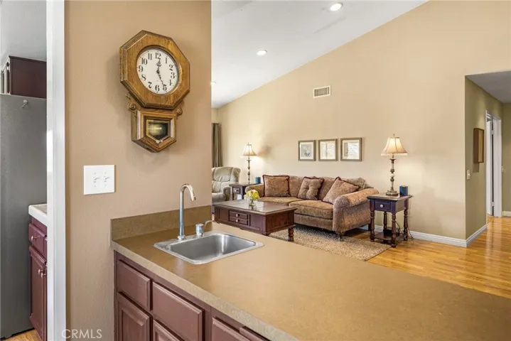 Wet bar area