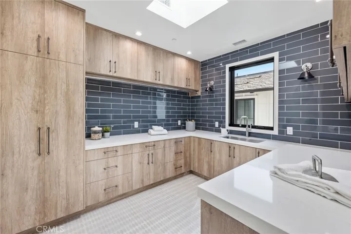 746 29th Street, Manhattan Beach, California 90266