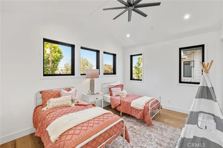 746 29th Street, Manhattan Beach, California 90266