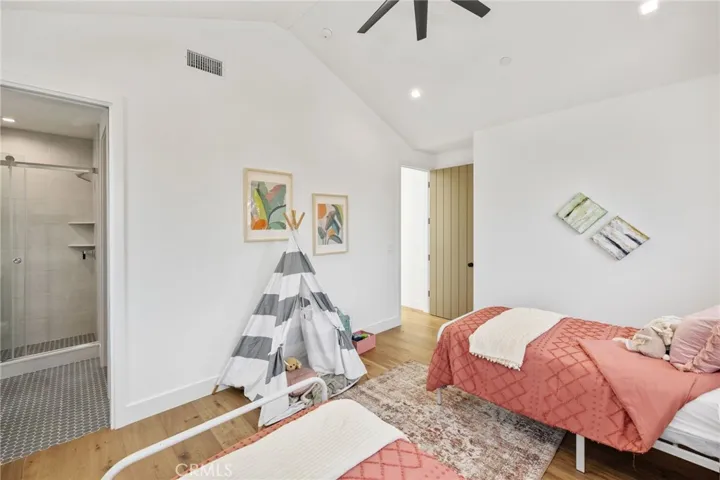 746 29th Street, Manhattan Beach, California 90266