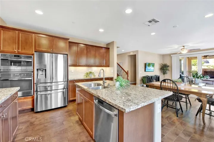 125 Bumblebee, Irvine, California 92618