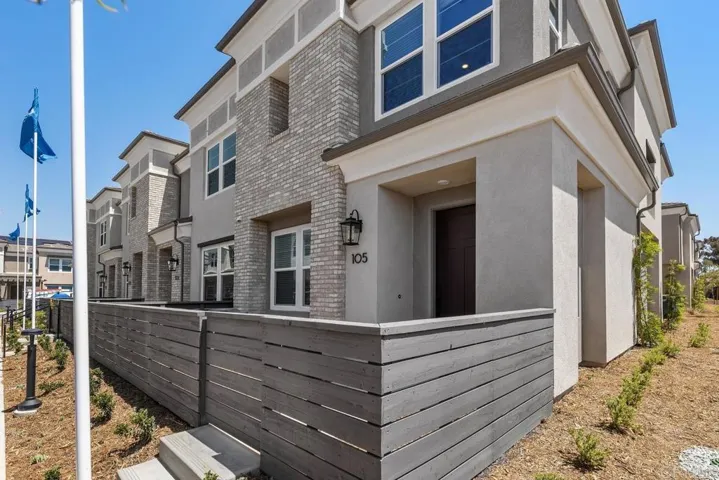 1207 Sunrise View 105, San Marcos, California 92078