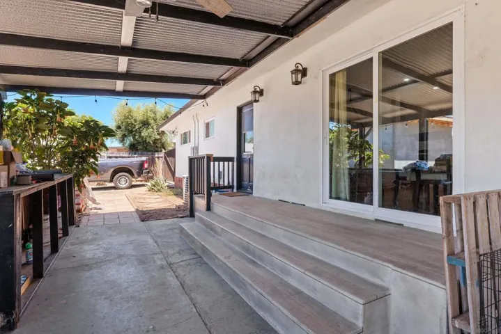 643 Mcdonald Ln, Escondido, California 92025