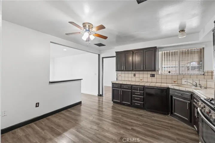 1002 W Avenue J9, Lancaster, California 93534