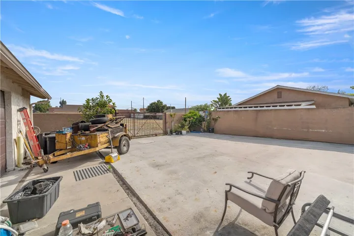 22118 Avalon Boulevard, Carson, California 90745