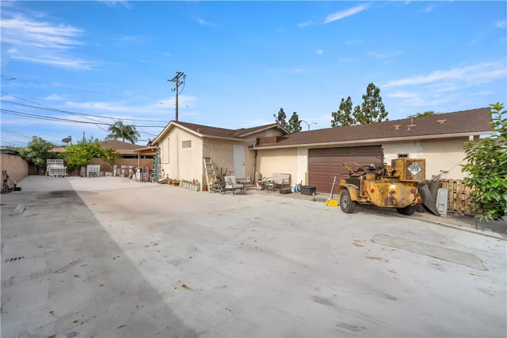 22118 Avalon Boulevard, Carson, California 90745