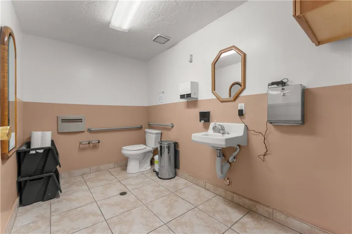 22118 Avalon Boulevard, Carson, California 90745
