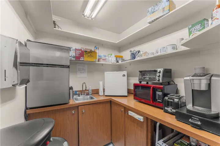 22118 Avalon Boulevard, Carson, California 90745