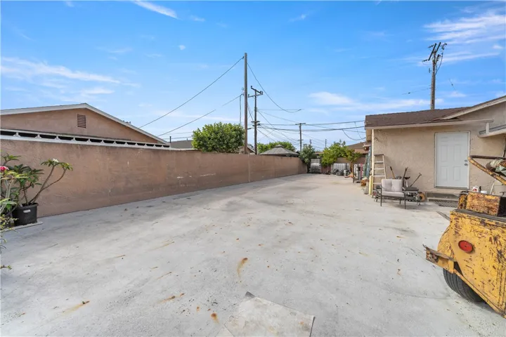 22118 Avalon Boulevard, Carson, California 90745