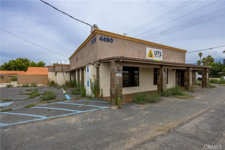 4490 E Florida Avenue, Hemet, California 92544