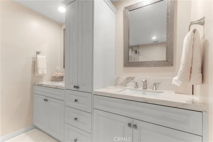 New cabinetry bath