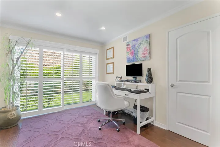Office secondary bedroom