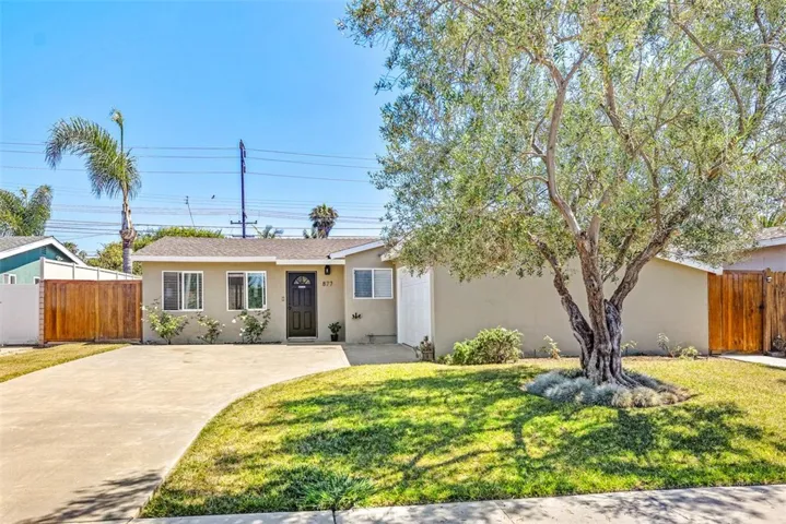 877 Darrell St., Costa Mesa, California 92627