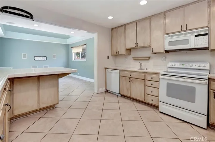 21011 North Hampton Way, Lake Forest, California 92630
